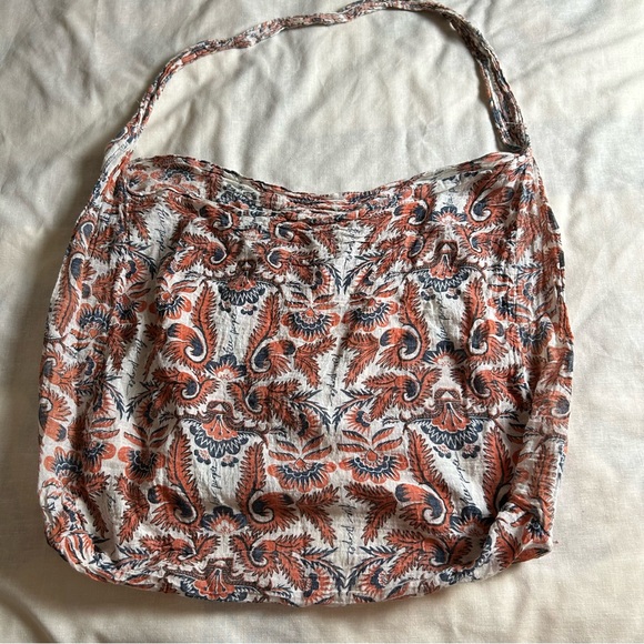 Free People gauzy lightweight Bohemian, Hobo, Gypsy shoulder bag - Picture 2 of 5